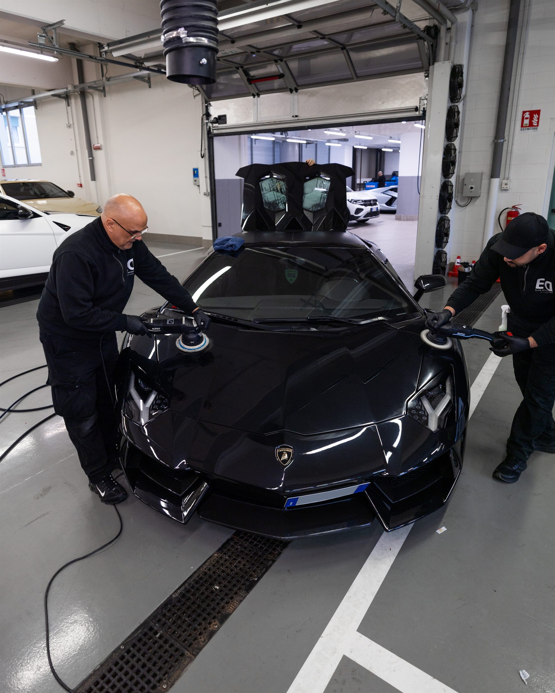 Lucidatura di una Lamborghini Aventador — Elite Detailing Milano